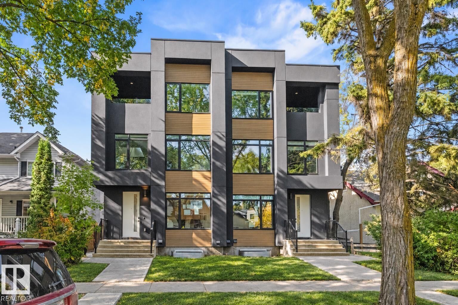 Property Photo:  10016 147 Street NW  AB T5N 3B7 