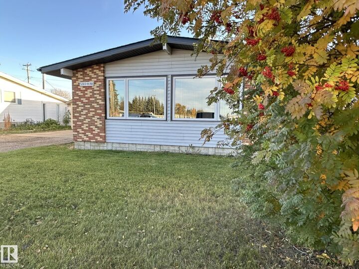Property Photo:  5303 44 Avenue  AB T0A 3C0 