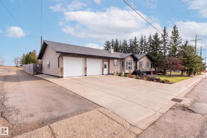 Property Photo:  5307 46 Street  AB T0B 4K0 