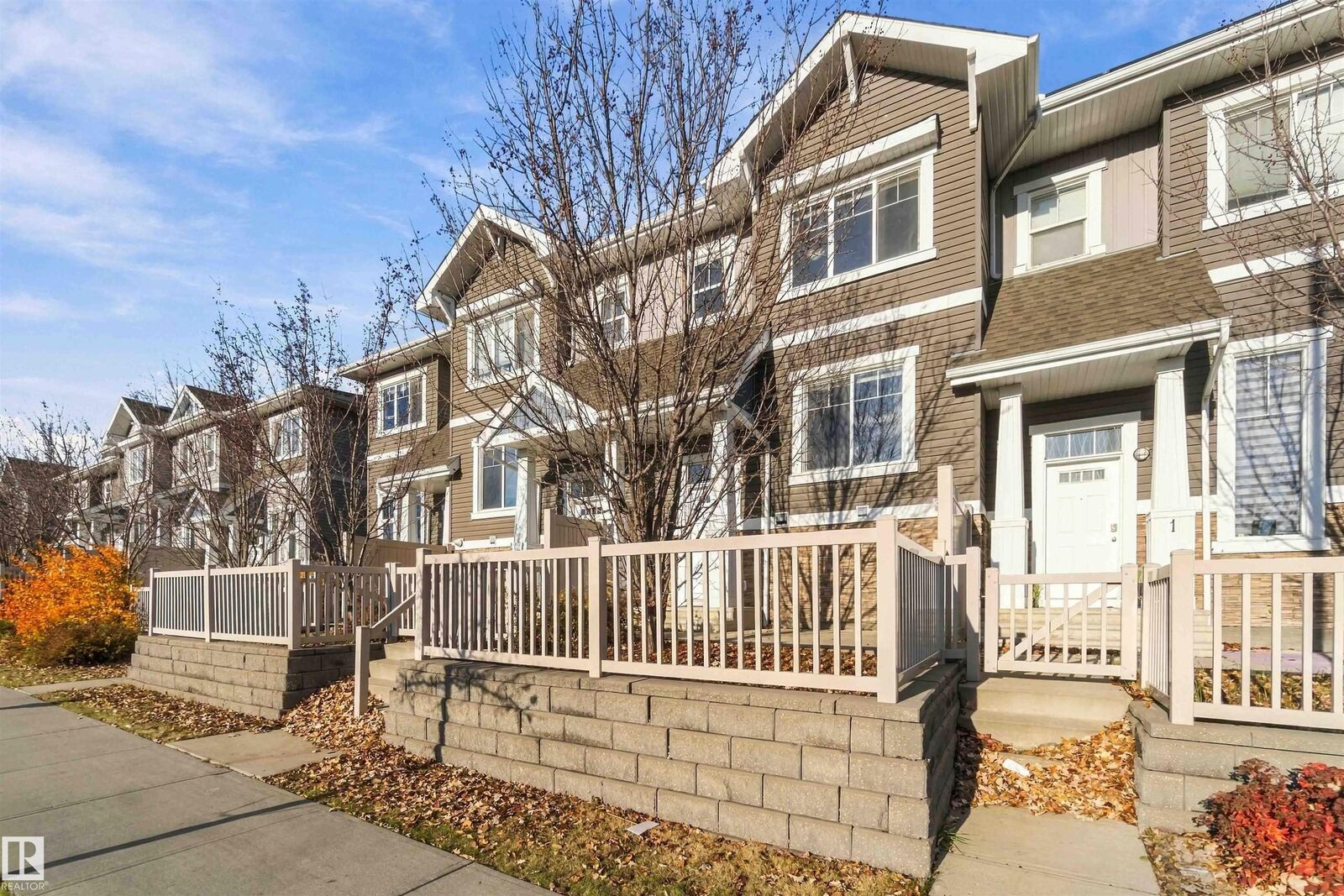 Property Photo:  1140 Chappelle Boulevard SW 2  AB T6W 2Z3 