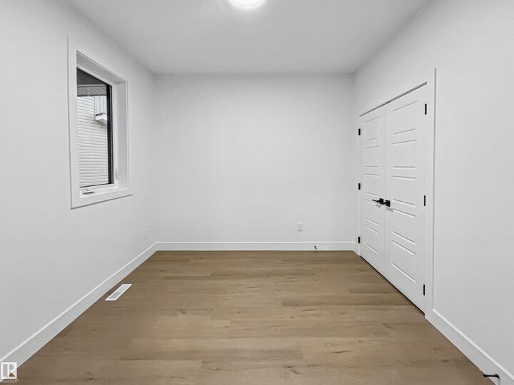 Property Photo:  17625 67 St NW  AB T5Z 0Y2 