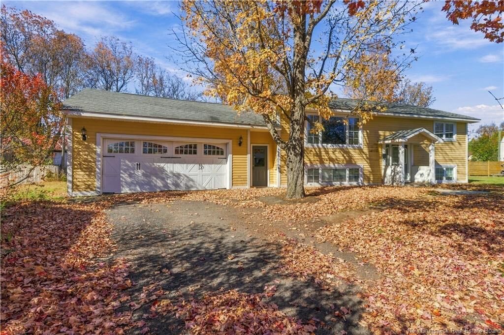 Property Photo:  31 Robinson Drive  NB E3A 1L7 