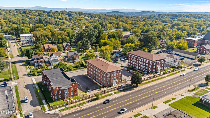 Property Photo: 2724 E Magnolia Ave 303 TN 37914