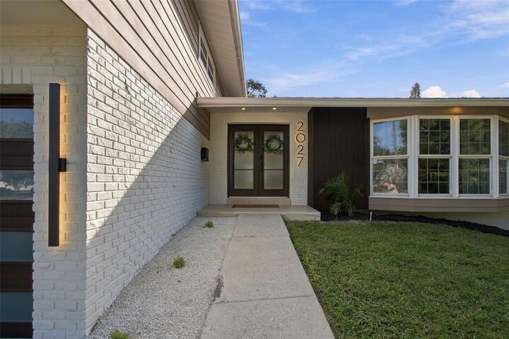 Property Photo:  2027 Park Street N  FL 33710 