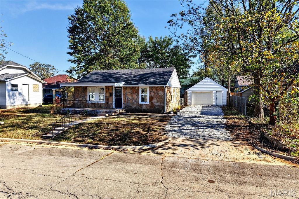 Property Photo: 370 Oak Street MO 65536