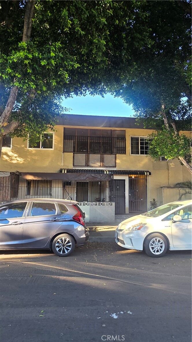 Property Photo:  6904 Radford 7  CA 91605 