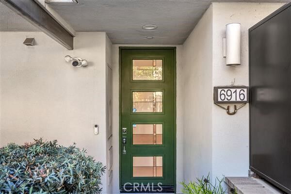 Property Photo:  6916 Lexington  CA 90038 