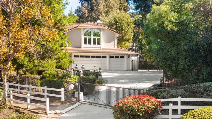 Property Photo: 4800 Via Del Agua CA 92887