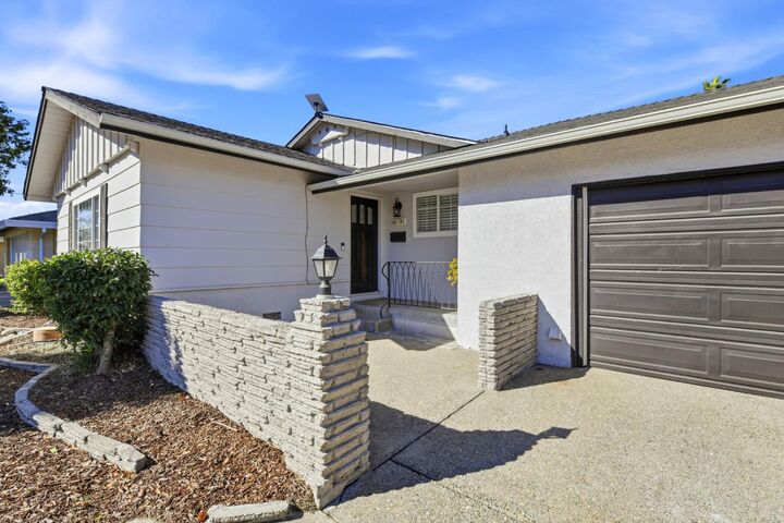 Property Photo: 5091 Pomegranate Avenue CA 95823