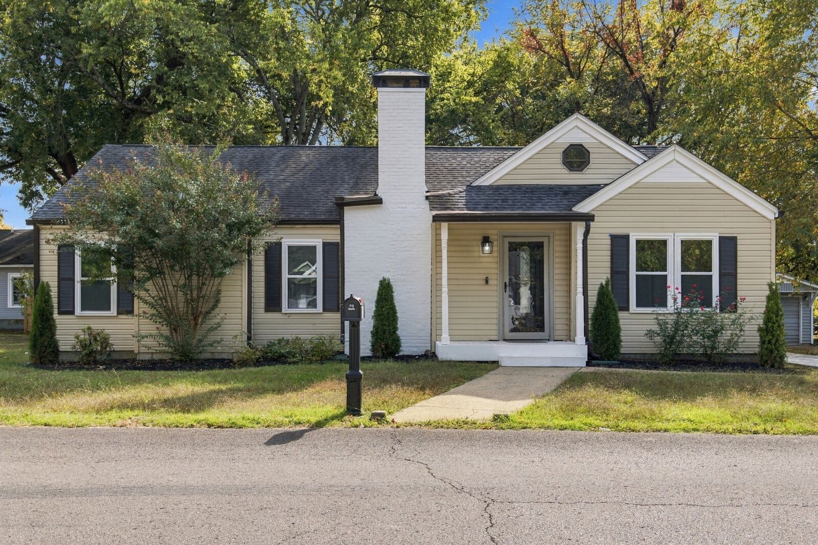 Property Photo:  110 E McKnight Dr  TN 37130 