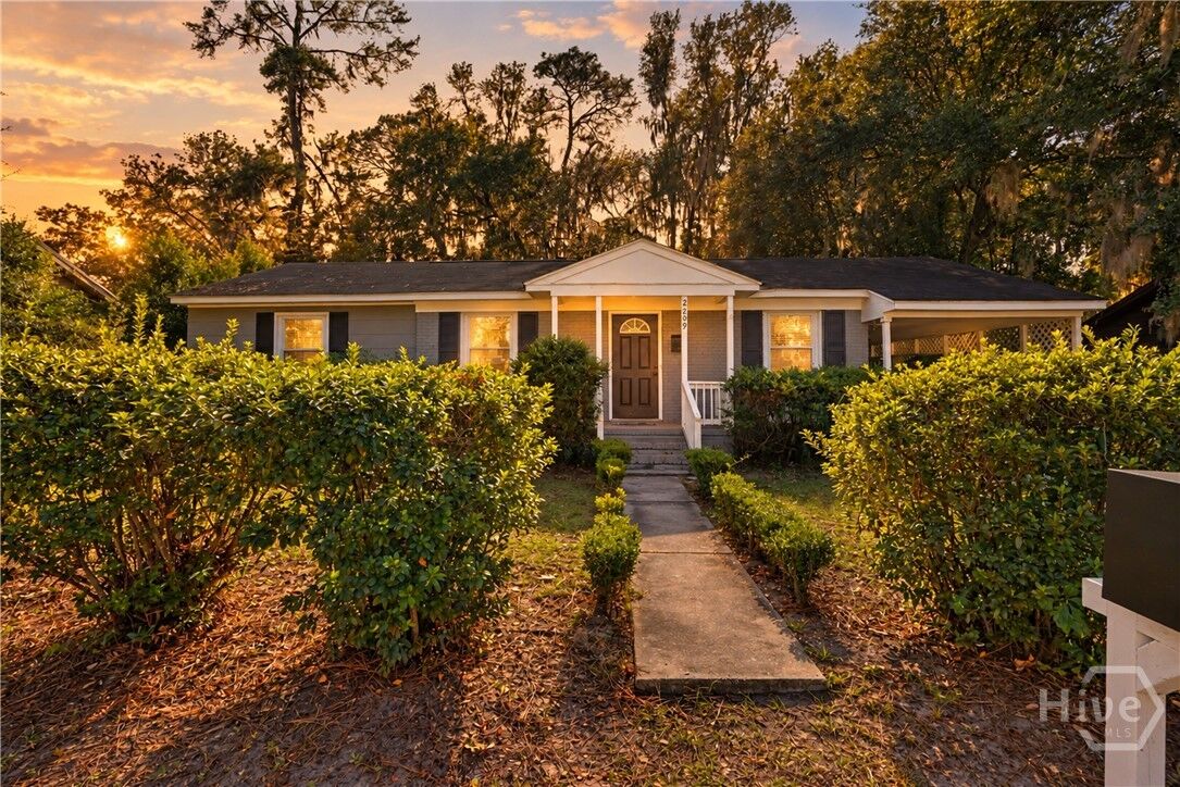 Property Photo:  2209 E 58th Street  GA 31404 