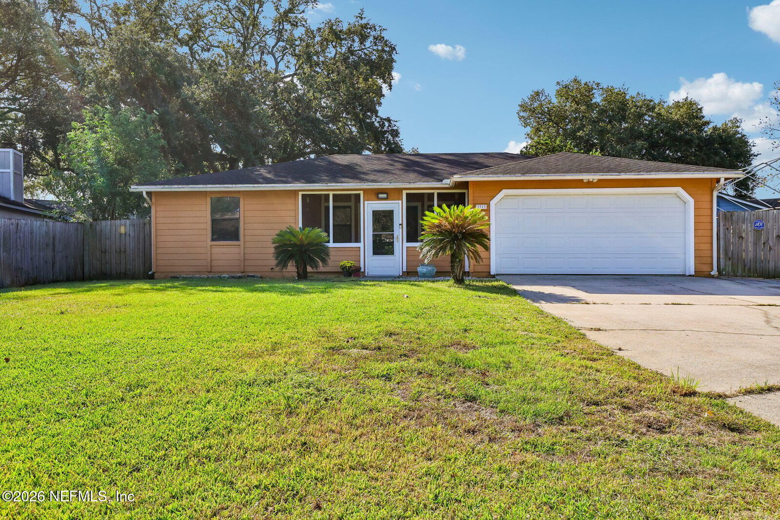 Property Photo:  7713 Pepper Circle W  FL 32244 