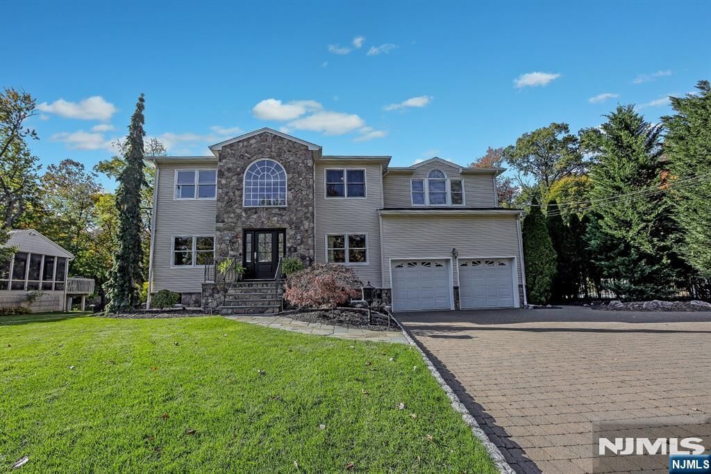 Property Photo:  18 Clauss Avenue  NJ 07652 