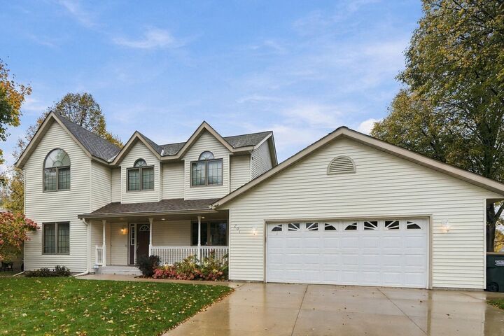 Property Photo:  201 Douglas Drive  MN 55336 