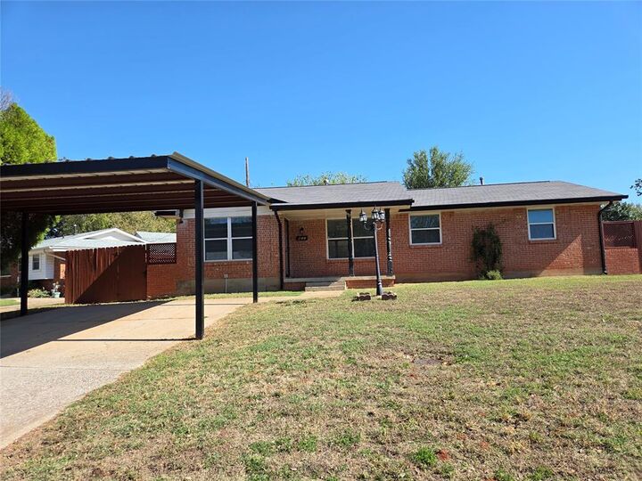 Property Photo:  617 NW 1st Street  OK 73160 