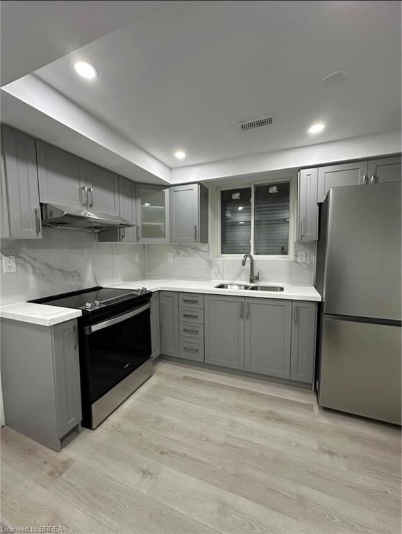 Property Photo: 5 Munro Circle Lower ON N3T 0R1