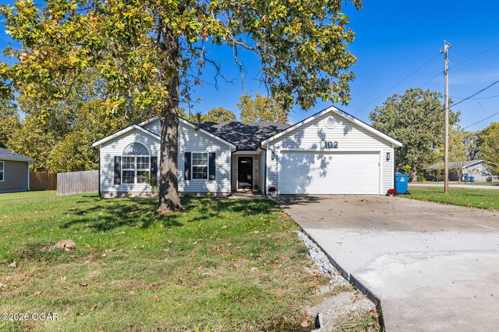 Property Photo: 102 Schimm Cir Drive MO 64834