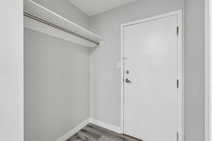 Property Photo: 116 3 Avenue SE 304 AB T2G 5A9