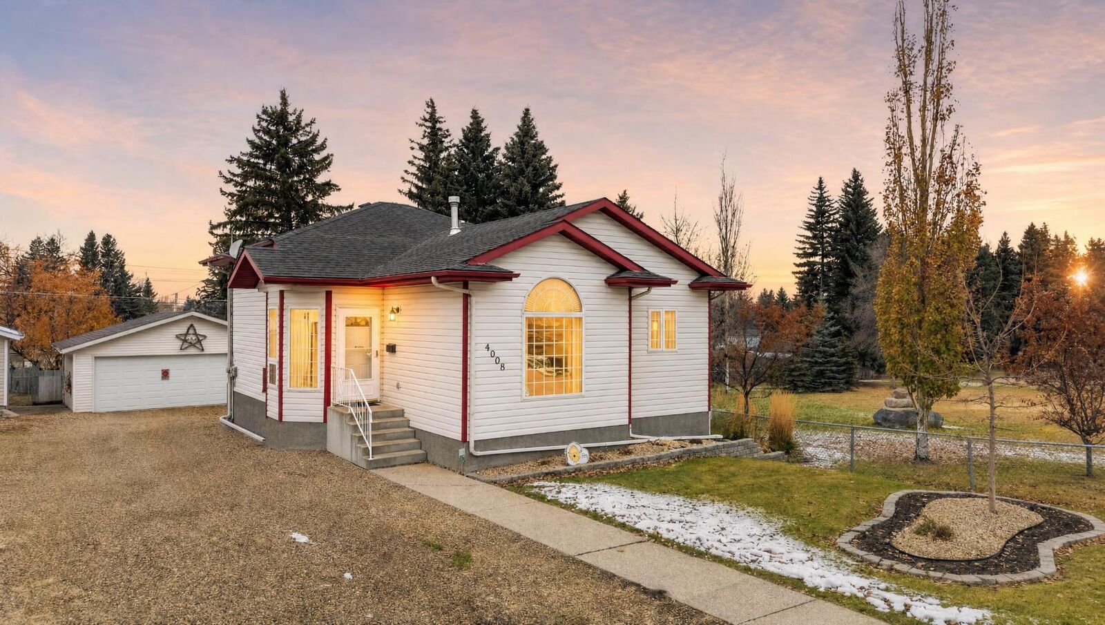 Property Photo:  4008 45A Street  AB T4J 1B3 