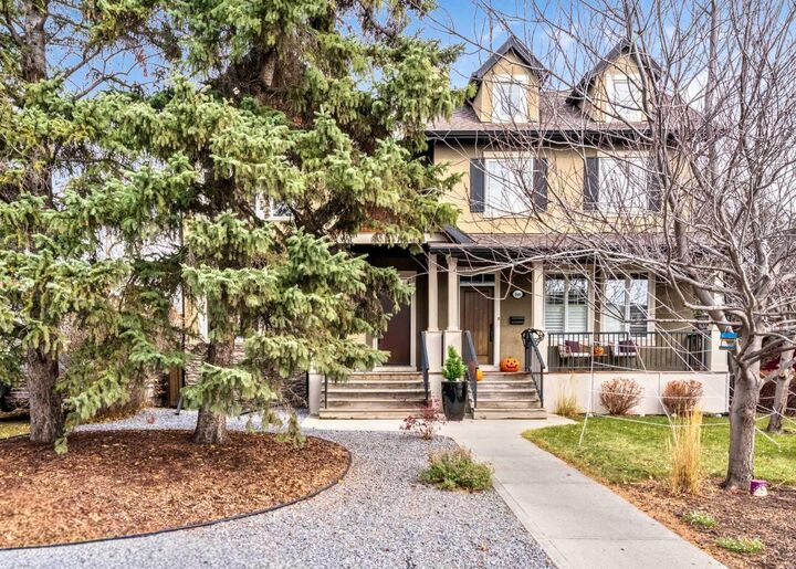 Property Photo:  4508 19 Avenue NW  AB T3B 0S2 