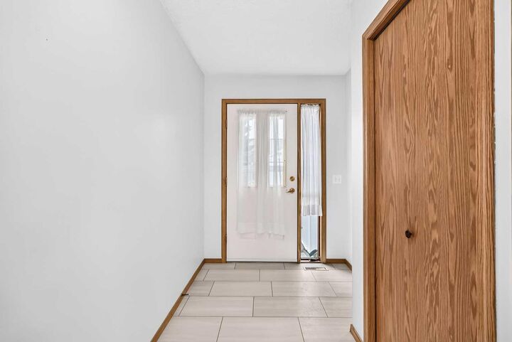 Property Photo:  110 Freeman Way NW  AB T1V 1V4 