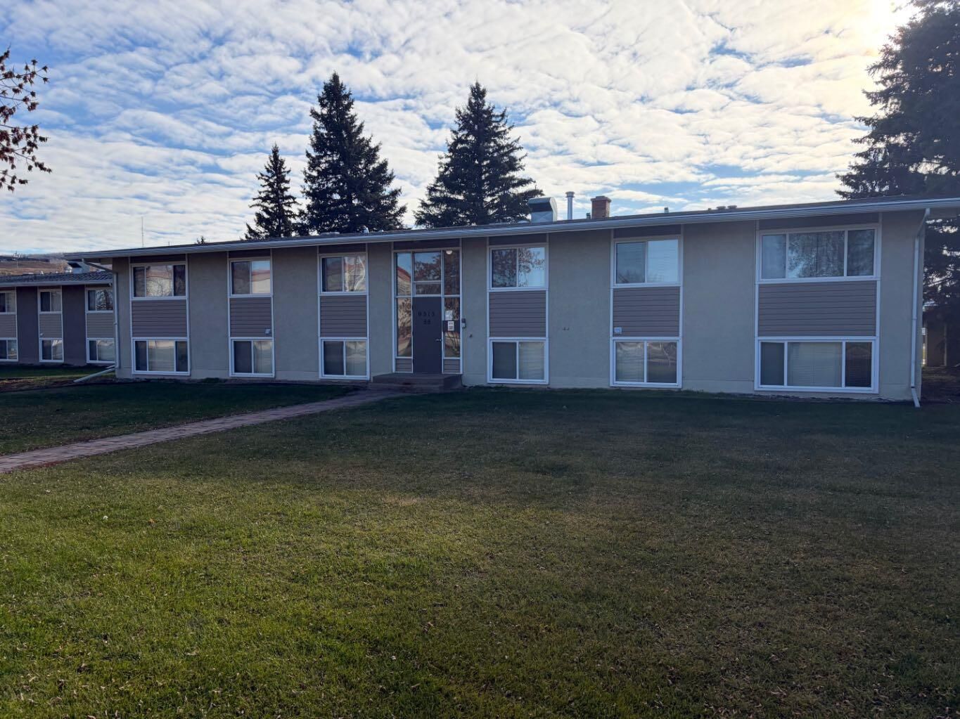 Property Photo:  9515 88 Ave B6  AB T8S 1G6 