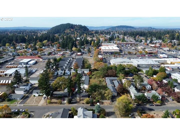 Property Photo:  2706 SE 122nd Ave  OR 97236 
