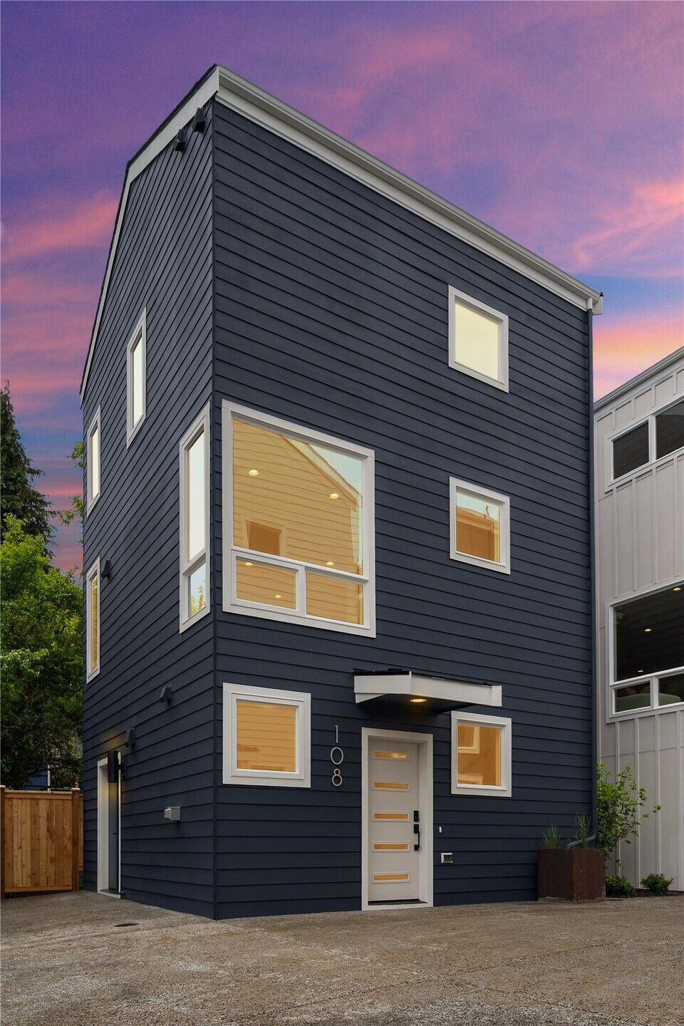 Property Photo:  108  29th Avenue E  WA 98112 