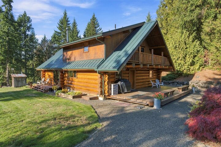 Property Photo: 19512 Abbey Lane SE WA 98530
