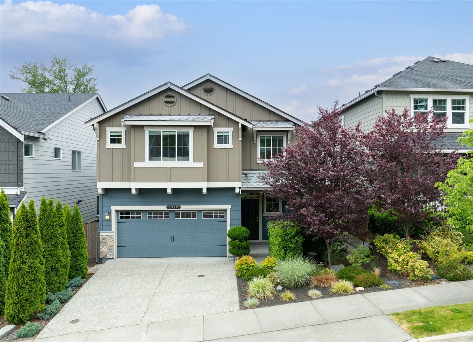 Property Photo:  3302  104th Avenue NE  WA 98258 