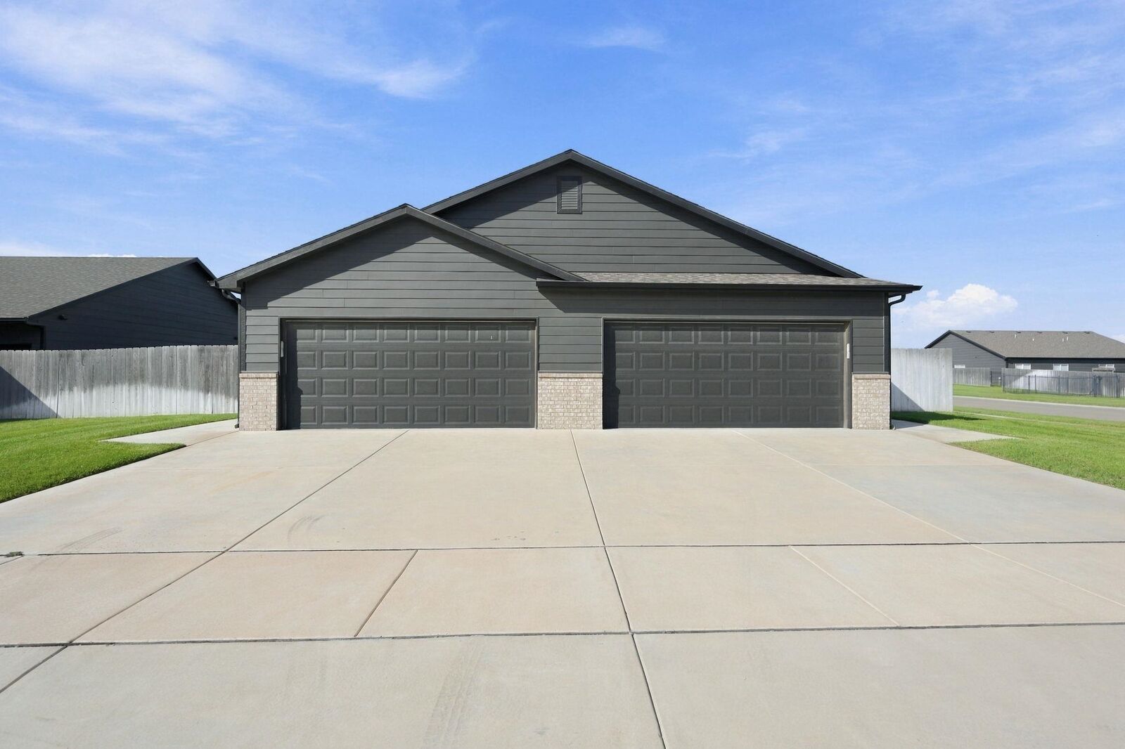 Property Photo: 13405 W Haskell Ct KS 67235