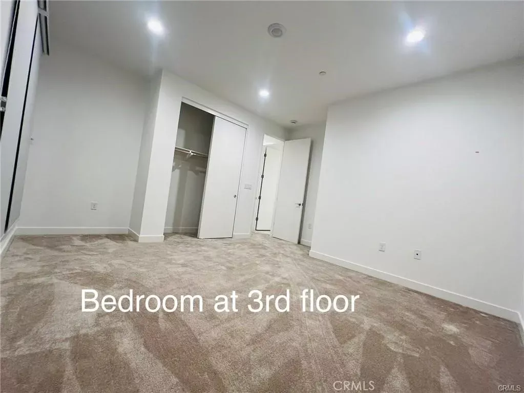 Property Photo: 285 Remy Ln CA 90640