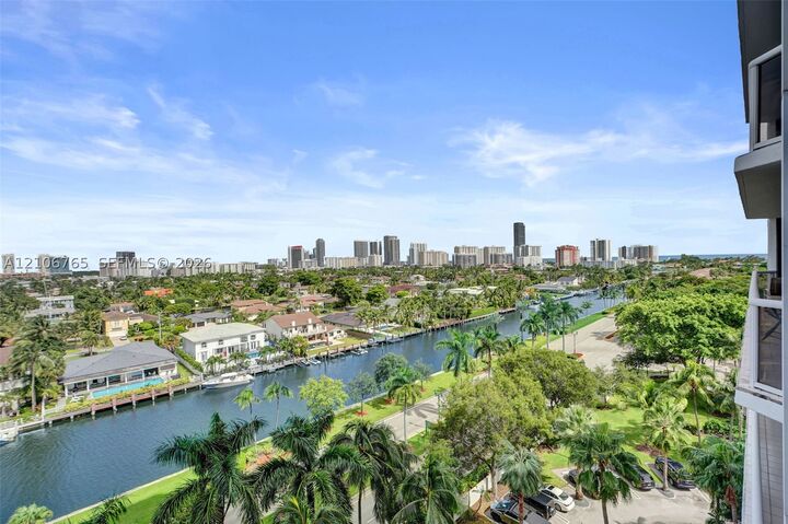 Property Photo: 3598 Yacht Club Dr 901 FL 33180