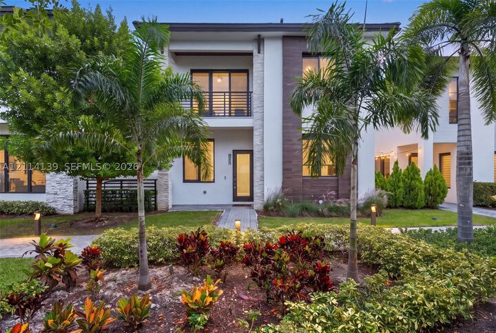 Property Photo:  4438 NW 81st Ave  FL 33166 