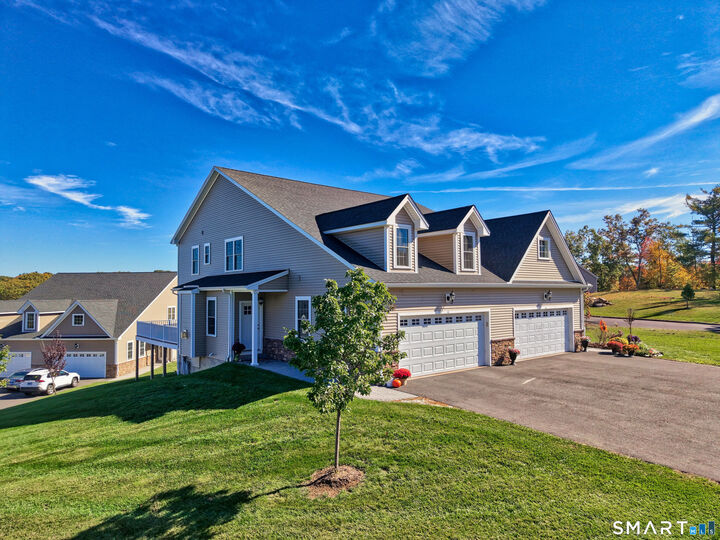 Property Photo:  49 Brookview Circle 49  CT 06010 