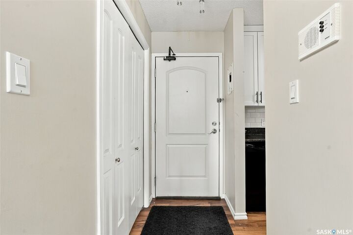 Property Photo:  2233 St Henry Avenue 204  SK S7M 5K6 