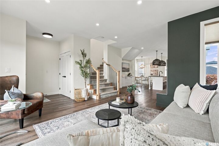 Property Photo:  551 Fast Way  SK S7W 0X1 