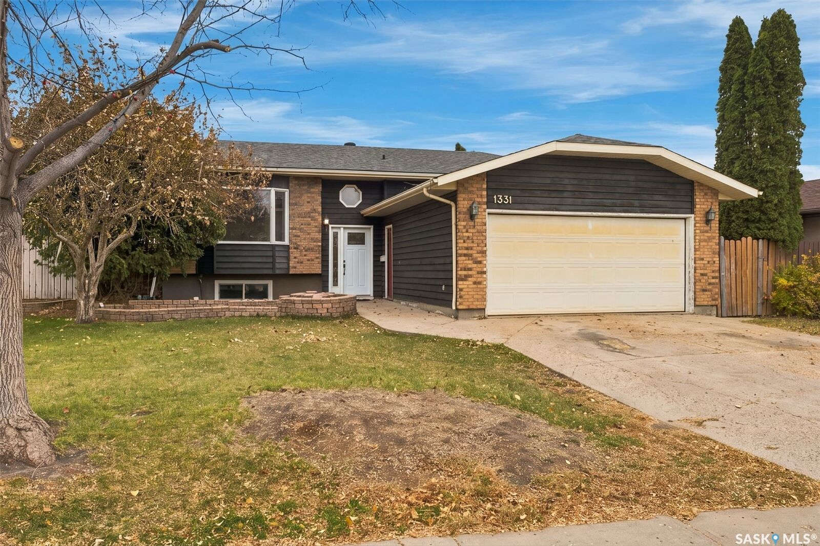 Property Photo:  1331 McVeety Drive  SK S4N 7C9 