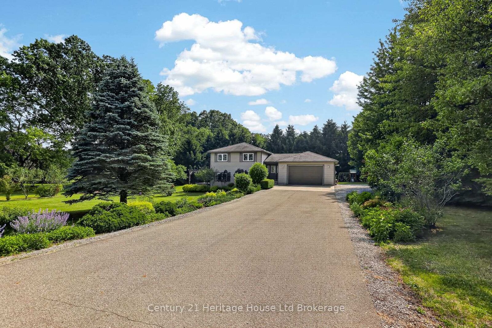 Property Photo:  1567 Forestry Farm Road  ON N0G 1G0 