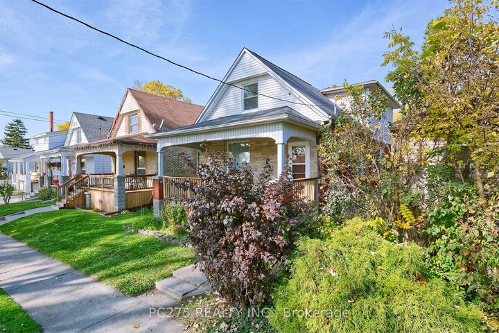 Property Photo:  670 Trafalgar Street  ON N5Z 1E4 