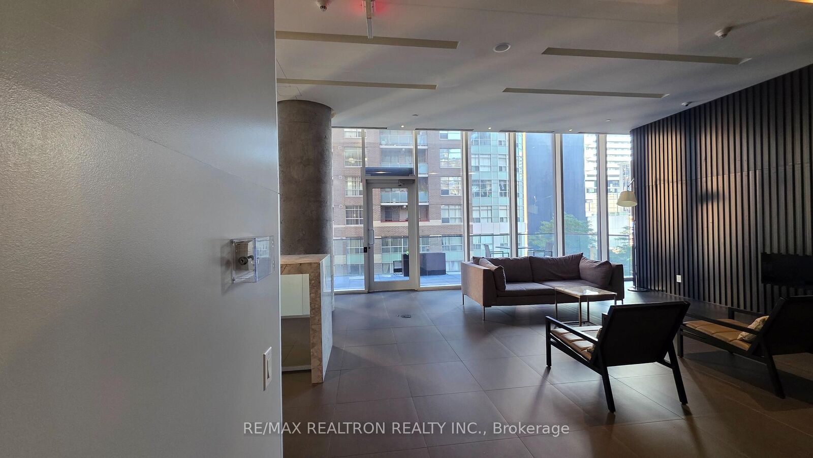 Property Photo:  15 Grenville Street 1911  ON M4Y 1A1 