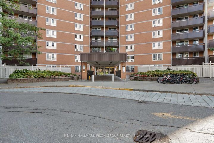 Property Photo:  2000 Jasmine Crescent 508  ON K1J 8K4 