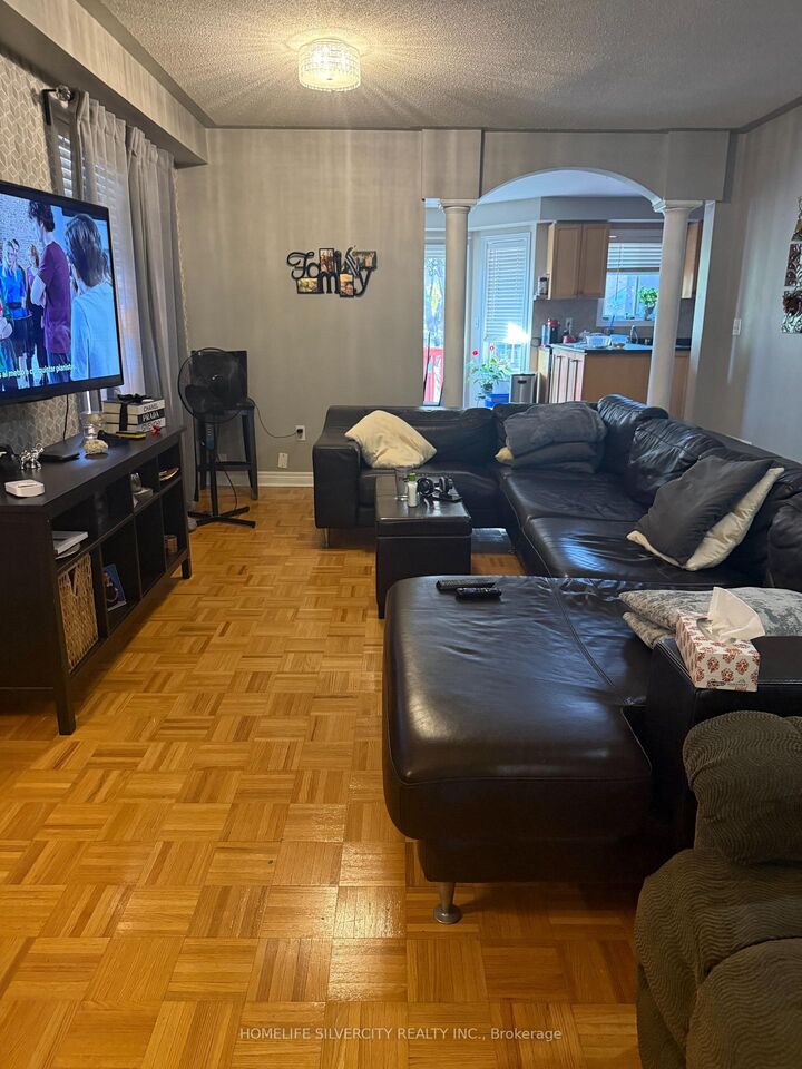 Property Photo:  6 Eastview Gate  ON L6P 1M6 