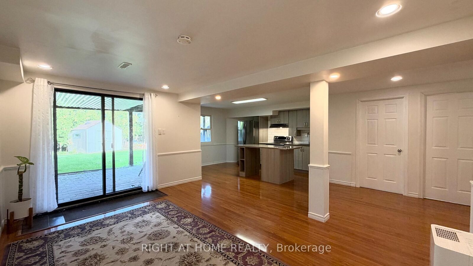 Property Photo:  423 Crossland Gate Basement  ON L3X 1B9 