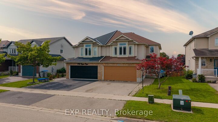 Property Photo:  742 Rogers Road  ON N4W 0A1 