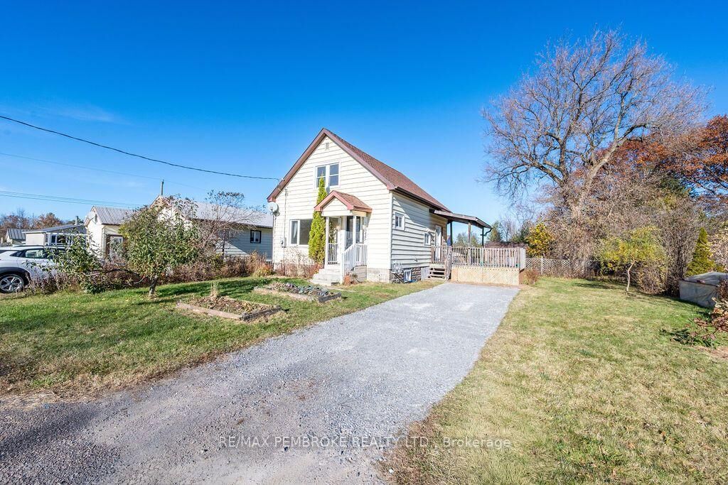 Property Photo:  445 Thompson Street  ON K8A 3S2 