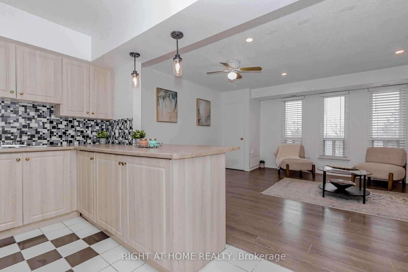 Property Photo:  40 Rexdale Boulevard 3  ON M9W 5Z3 