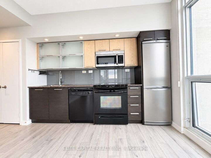 Property Photo:  25 Capreol Court 4007  ON M5V 3Z7 