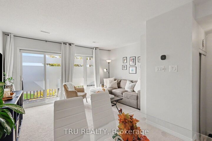 Property Photo: 2595 Longfields Drive 27 ON K2J 2L7