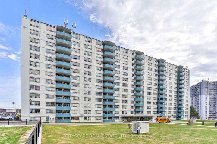 Property Photo:  1440 Lawrence Avenue W 817  ON M6L 1B2 